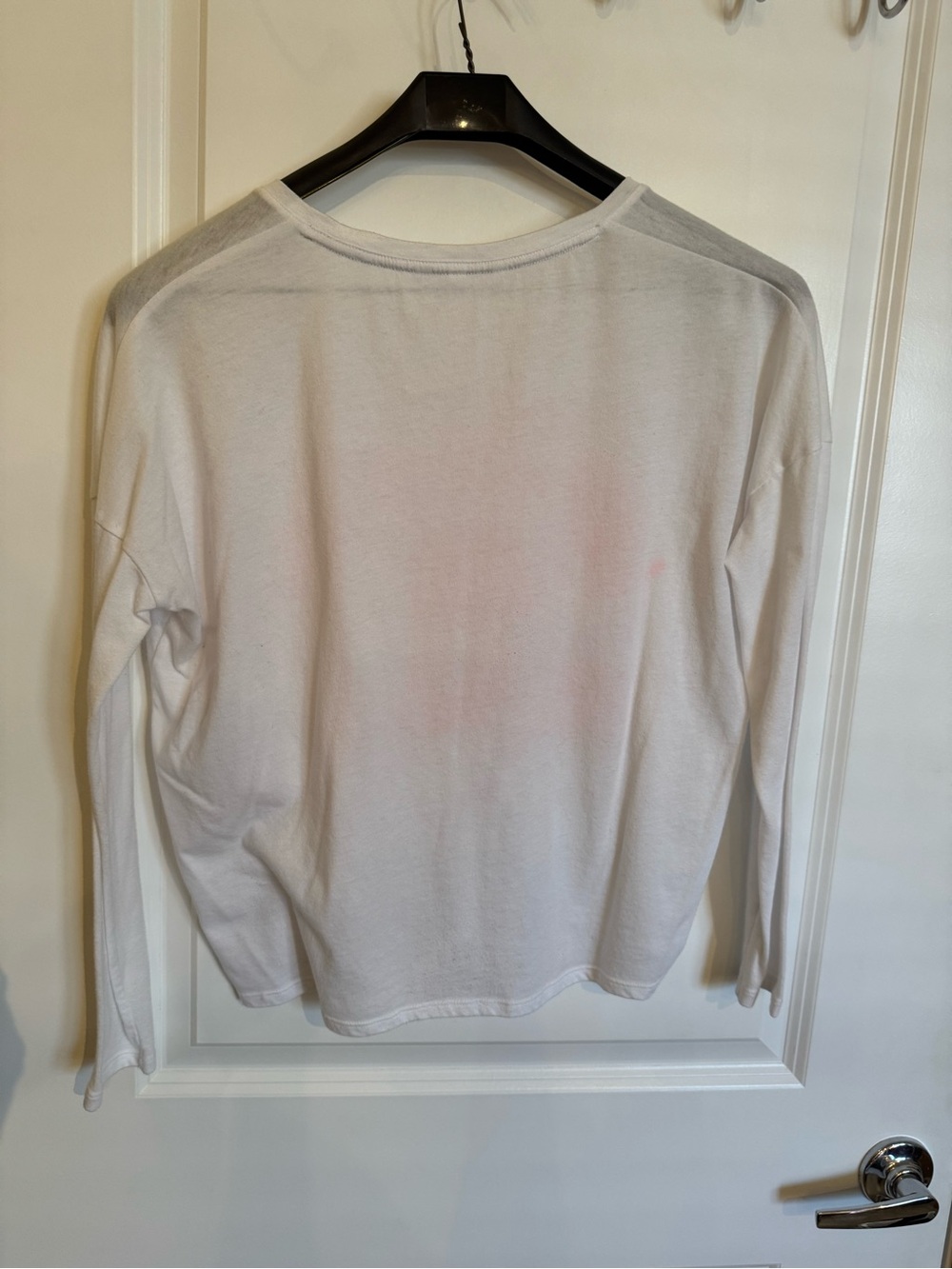 $12 or Bundle 3/$30 - Victoria’s Secret White Long-Sleeve Tee with Coral Graphic - Picture 4 of 5